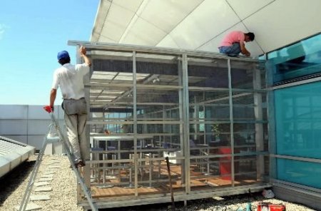 Atatürk Havalimanı'na Sigara Odası Tartışması