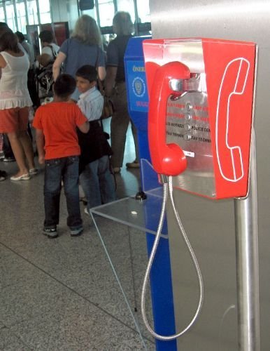 Atatürk Havalimanı'nda 49 Noktaya İhbar Telefonları Kuruldu