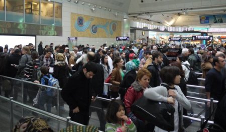 Atatürk Havalimanı’nda tatil yoğunluğu