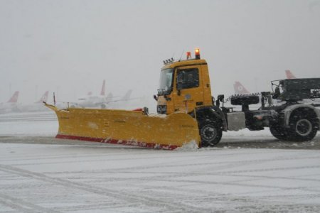 Atatürk Havalimanı’ndan kar manzaraları