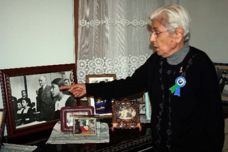 Atatürk İle Aynı Karede Yer Alan Remziye Tatlı: Ömrümden 15 Yıl Alsalar Ona Verseler Razıydım