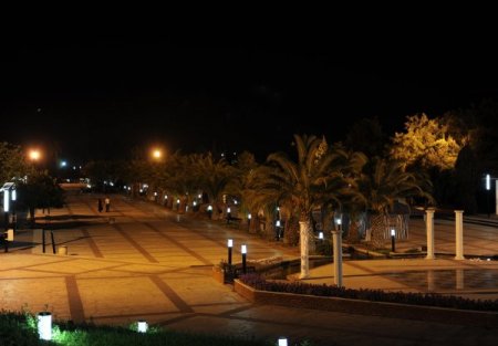 Atatürk Kültür Parkı Güneş Enerjisiyle Aydınlanıyor