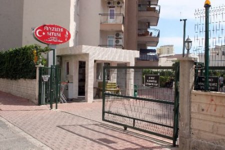 'atatürkçü Site'nin Sakinleri: Hepimiz Hem Atatürkçüyüz Hem Müslümanız