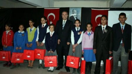 Atatürk'ü Anma Programında Anadolu İhl Öğretmeni Gözyaşlarına Boğuldu