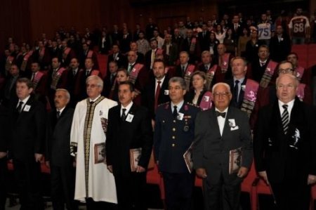 Atatürk'ü Anma Törenine Büyükşehir Belediyesi Katılmadı