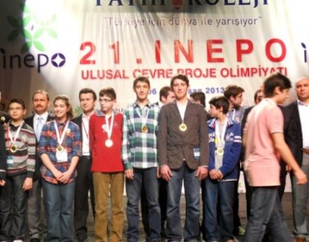 Atıklardan yalıtım malzemesi yapan öğrenciler, Türkiye birincisi oldu