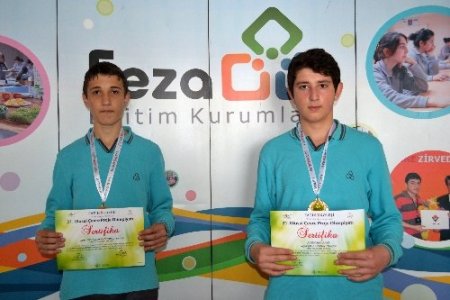 Atıklardan yalıtım malzemesi yapan öğrenciler, Türkiye birincisi oldu