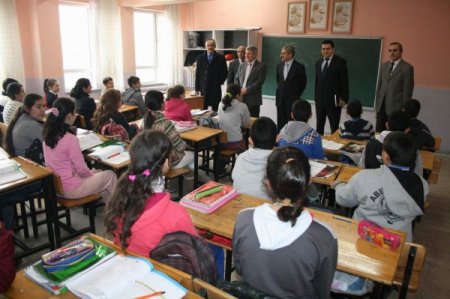 Atilla Gülsar’dan öğretmenlere: Öğrencilere gülümseyerek derse başlayın