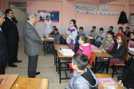 Atilla Gülsar’dan öğretmenlere: Öğrencilere gülümseyerek derse başlayın