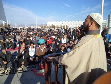 Atinalı Müslümanların Bayram Coşkusuna, Suriye Ve Camisizlik Gölge Düşürdü