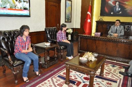 Atletizmde derece alan zihinsel engelli öğrenciler altınla ödüllendirildi