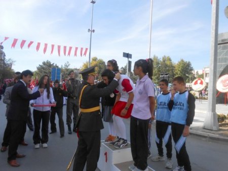 Atletler madalyalarını 29 Ekim Cumhuriyet Bayramı'nda aldı