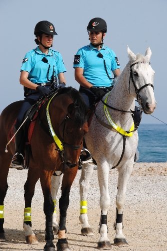 Atlı jandarmalar Side'de Apollon Tapınağı önünde görevine başladı