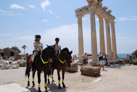 Atlı jandarmalar Side'den ayrıldı