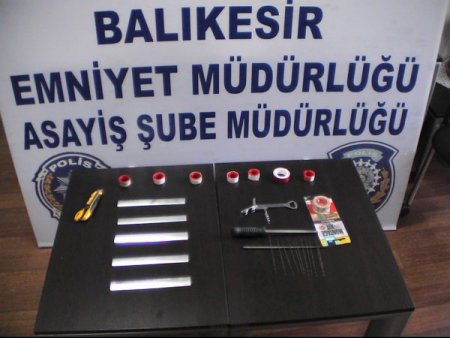 Atm Çetesinin Yöntemi Polisi Bile Şaşırttı