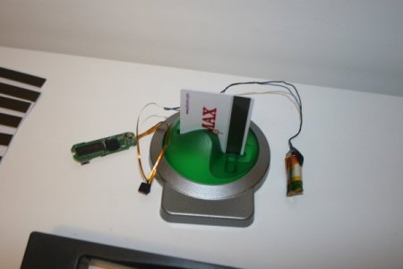 ATM'ye yerleştirdikleri düzenekle vatandaşların kartlarını kopyalamışlar