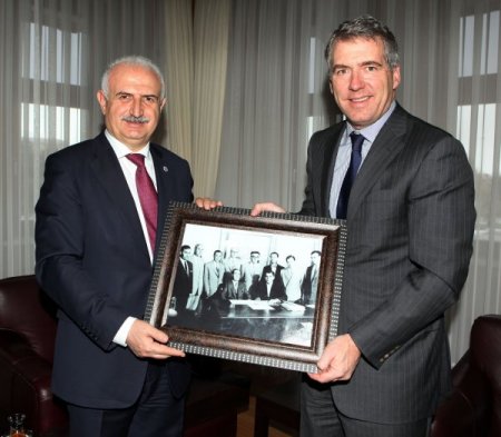 AÜ, Nebraska Üniversitesi ile protokol yeniledi