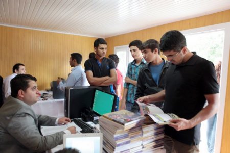 AÜ, öğrencilerin daha rahat kayıt yaptırması için kayıt merkezi kurdu