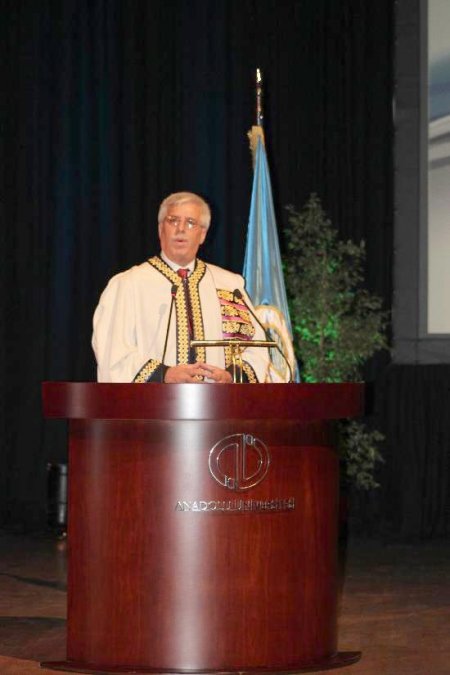 AÜ Üniversitesi Rektörü Aydın: Yenilikçi bir dünya üniversitesiyiz