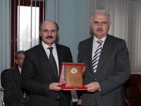 Aü'de Enstitülerde Görev Değişimi