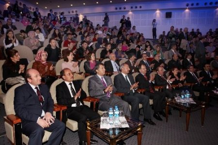 AÜ’de koruyucu aile hizmeti anlatıldı