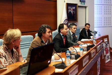 AÜ’de koruyucu aile hizmeti anlatıldı