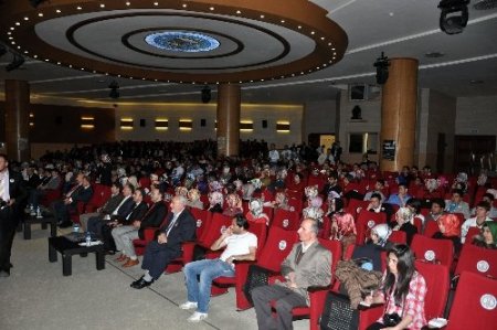 AÜ’de organ naklinin dini ve tıbbi yönleri anlatıldı