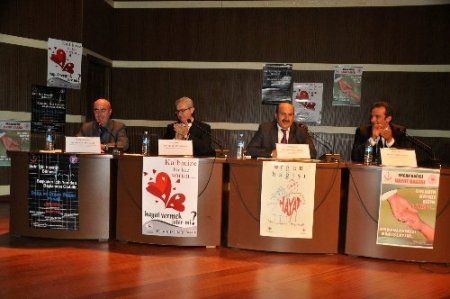 AÜ’de organ naklinin dini ve tıbbi yönleri anlatıldı