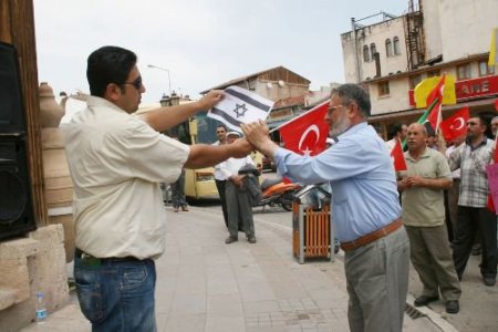 Avanos'taki Protesto Mitinginde İsrail Bayrağı Yakıldı