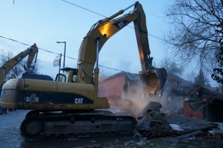 Avcılar'da olaylı yıkım