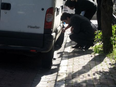 Avcılar'da Polis Saldıran İki Zanlı Hastaneye Götürüldü