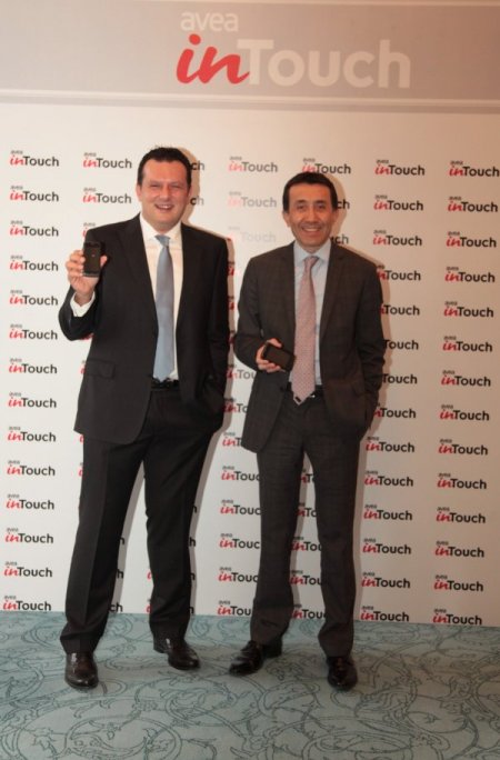 Avea, ilk akıllı telefonu ‘Avea inTouch’u tanıttı