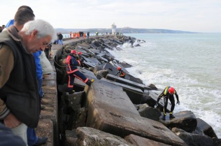 Avlandığı ağlarla kayıp balıkçıyı aradılar