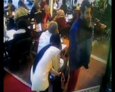 AVM hırsızları güvenlik kamerasında