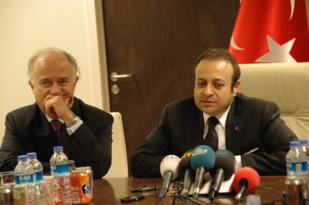 "Avrupa, Arap Ülkelerine İlham Olan Türkiye’nin Motivasyonunu Kırıyor"