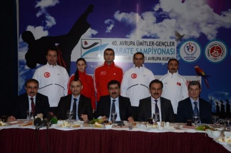 Avrupa Karte Şampiyonası'nda başörtüsü serbest