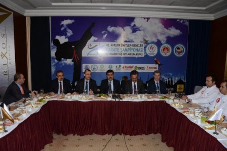 Avrupa Karte Şampiyonası'nda başörtüsü serbest