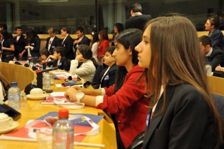 Avrupa Parlamentosu Türk Öğrencilerle Renklendi
