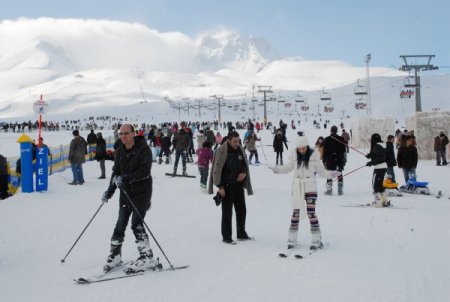 Avrupa’da bin 678, Türkiye’de 45 kayak merkezi var (Özel)