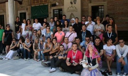 Avrupa'daki Türk Gençliği Kendi Kültürü Ve Tarihiyle Buluşuyor