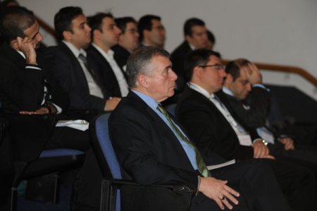 Avrupa'daki Türklerin geleceği Londra'da masaya yatırıldı