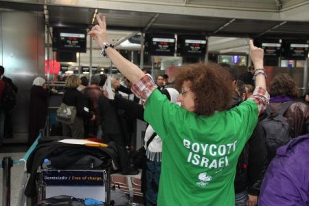 Avrupalı Aktivisler İsrail'i Protesto Etti