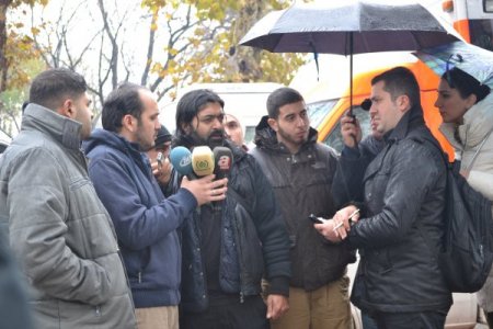 Avrupalı aktivistler 6 ambulansla Suriye’ye hareket etti