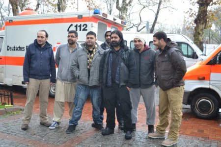 Avrupalı aktivistler 6 ambulansla Suriye’ye hareket etti