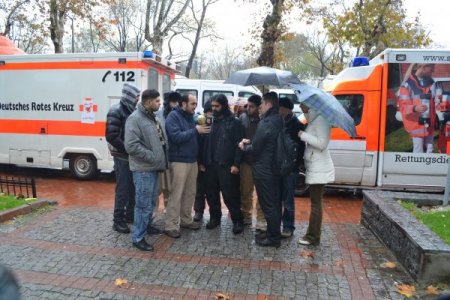 Avrupalı aktivistler 6 ambulansla Suriye’ye hareket etti