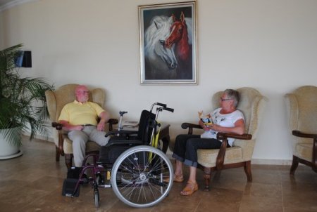 Avrupalı engelliler kış tatillerini Antalya'da geçiriyor