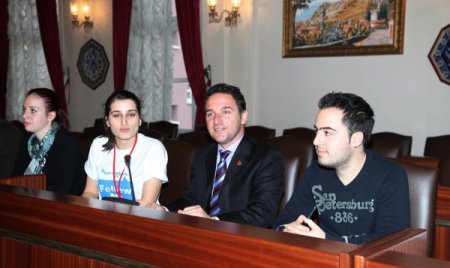 Avrupalı gençler Büyükşehir Belediyesi'nde ağırlandı