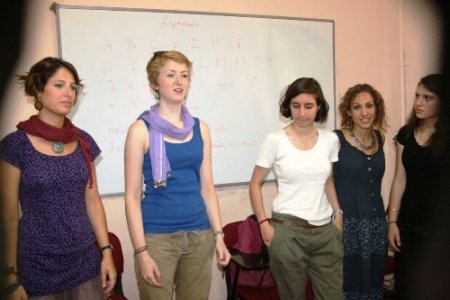 Avrupalı Gençler Mardinlilere İngilizce Öğretiyor