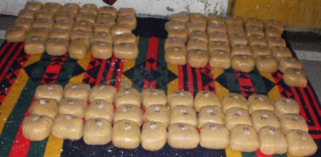 Avrupa'ya sevk edilmek istenen 88 kilo toz esrar polise takıldı