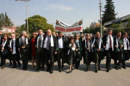 Avukatlardan 'Savunma Hakkı Susmayacak' mitingi